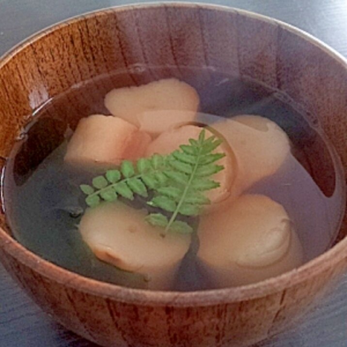 家にあるもので簡単に★麩とワカメのお吸い物